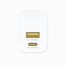 Port view of the PISEN QUICK 20W TS-C181 wall charger showing USB-A QC 18W and USB-C PD 20W outputs